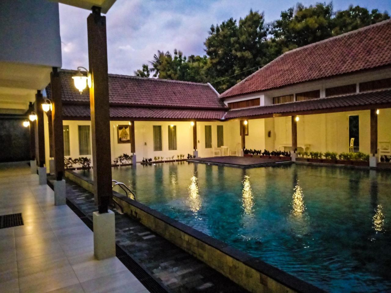Sinom Borobudur Heritage Hotel マゲラン エクステリア 写真